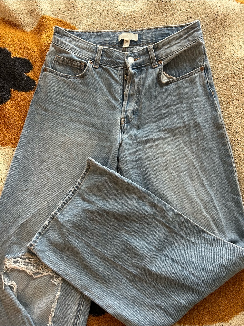Distressed Jeans - Picture 3 of 5